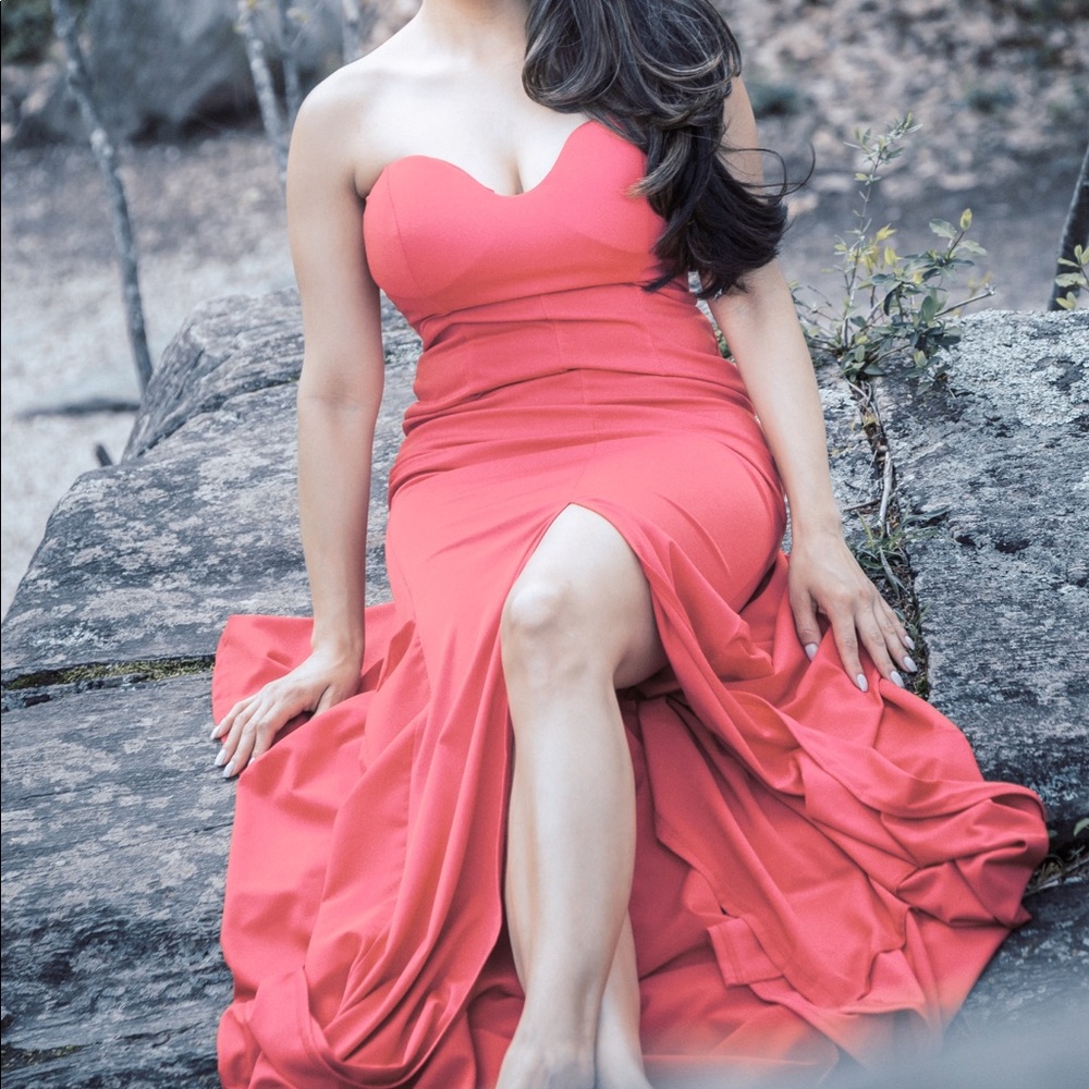 Red dress - Picture 4 of 5